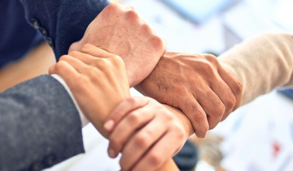 DSOP leva Educação Financeira como benefício corporativo ao CONARH 2025, reforçando conexão com saúde mental dos colaboradores