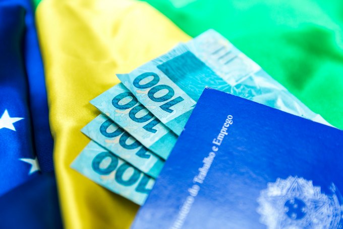 Mais de 1,5 milhão não sacaram abono salarial; prazo termina nesta sexta (30)