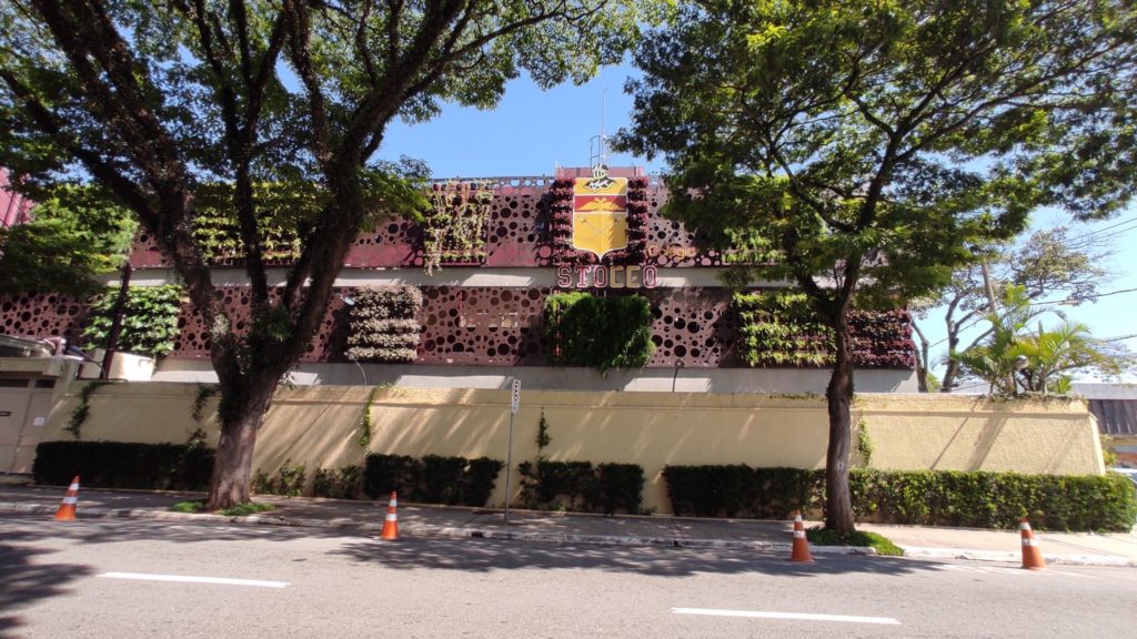 Alunos do Colégio Stocco recebem certificado de conclusão de curso de Educação Financeira